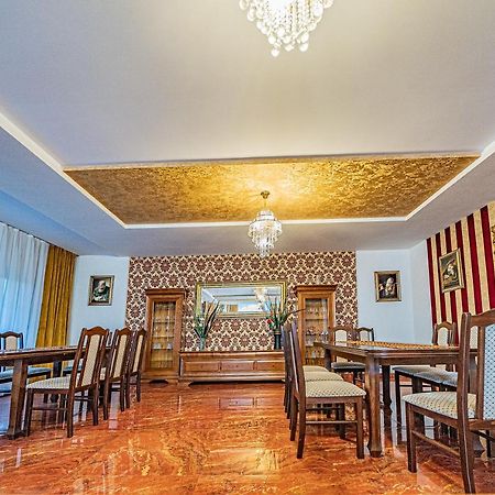 Pension Onix Vienna Airport Hotel Maria Ellend Ngoại thất bức ảnh