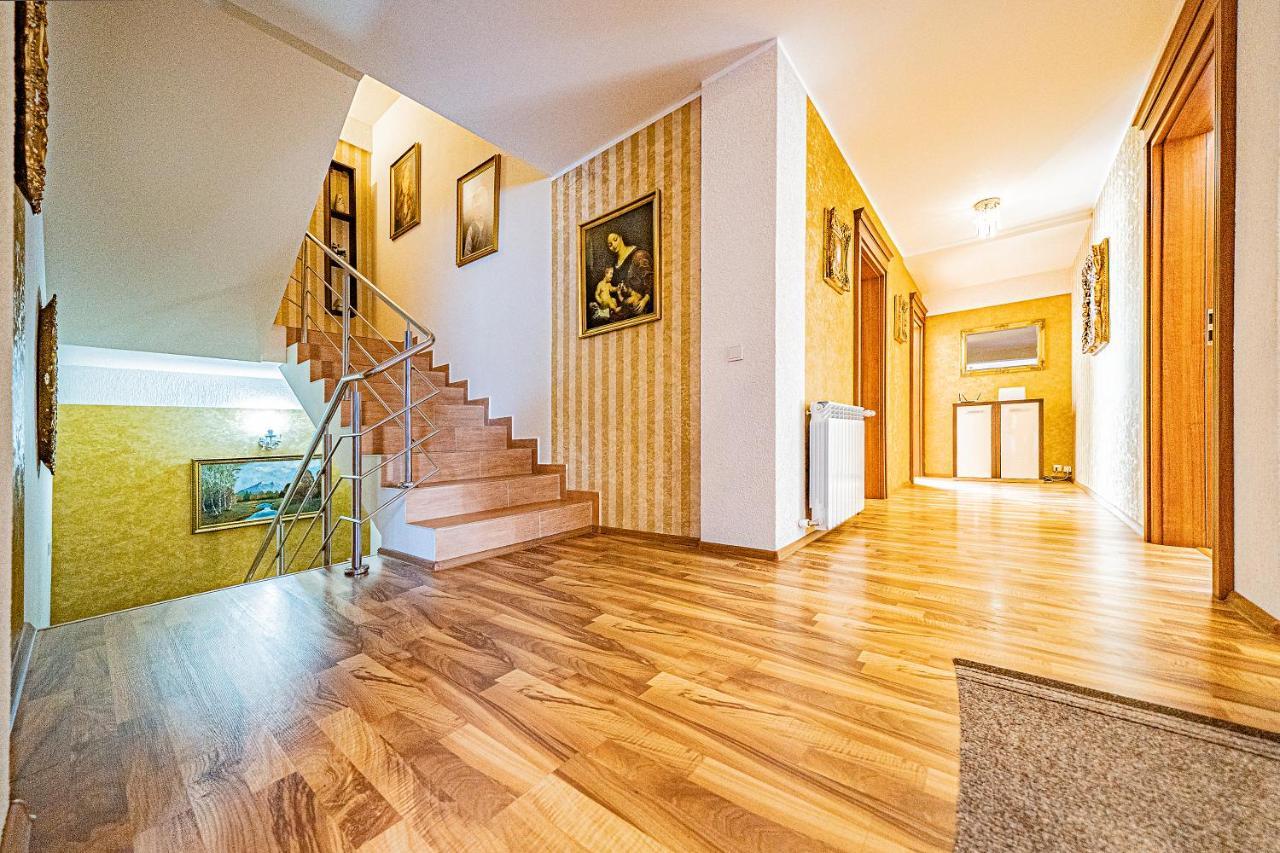 Pension Onix Vienna Airport Hotel Maria Ellend Ngoại thất bức ảnh