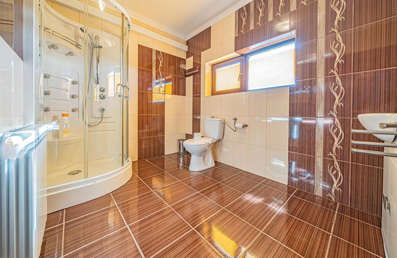 Pension Onix Vienna Airport Hotel Maria Ellend Ngoại thất bức ảnh