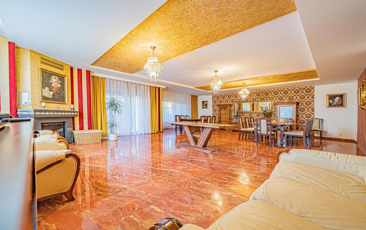 Pension Onix Vienna Airport Hotel Maria Ellend Ngoại thất bức ảnh